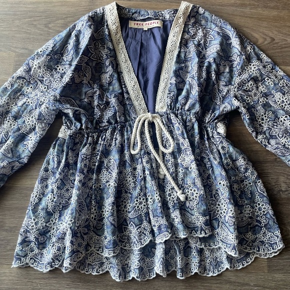 Free People Eyelet Lace Paisley Tie Front Top Blue Boho Flowy Size S Cottagecore - Picture 4 of 9